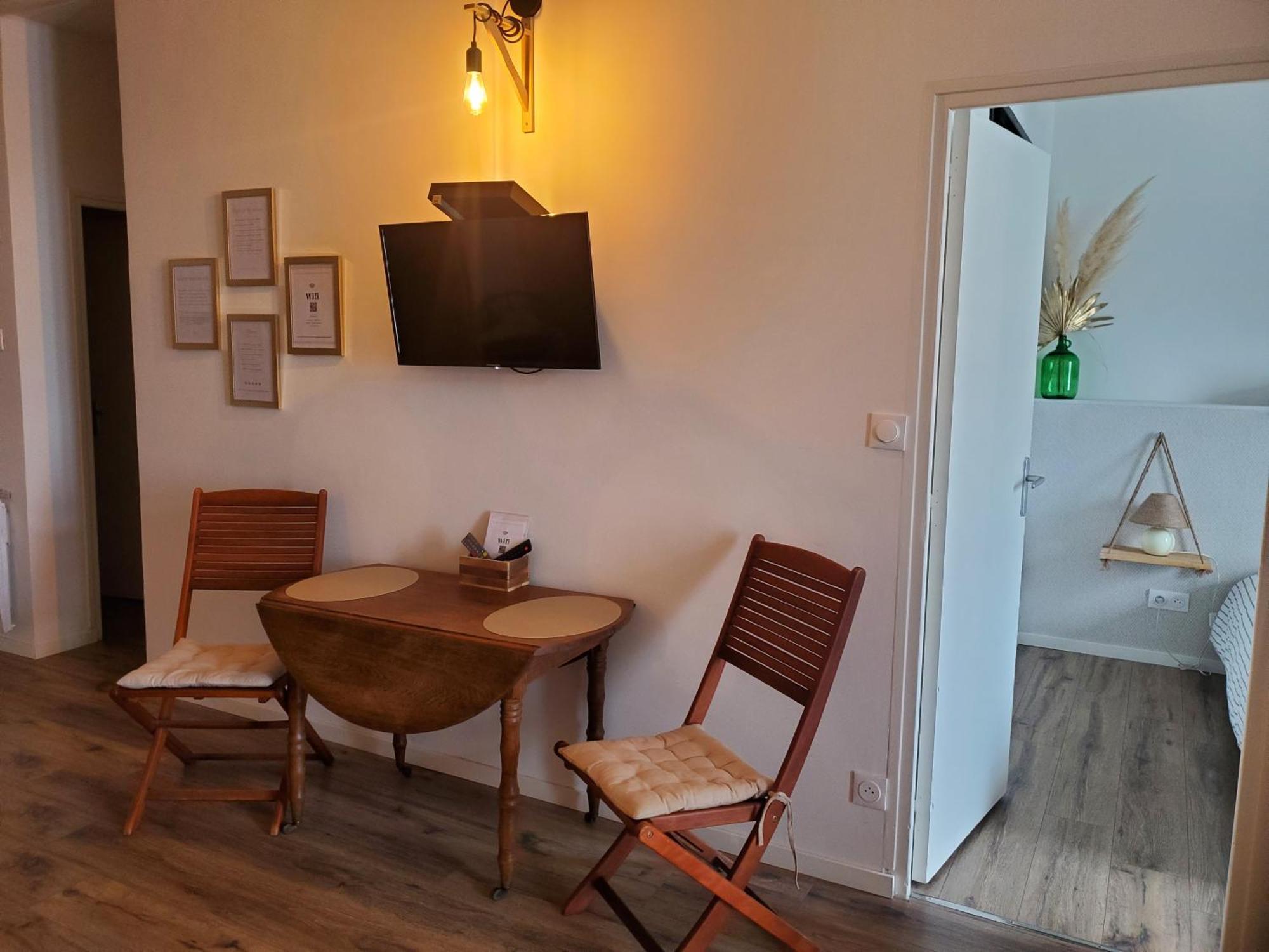 Le Rive-gauche équipé, 2 à 2 Pas De La Gare -- Wifi - Tv Connectée * Châlons-en-Champagne